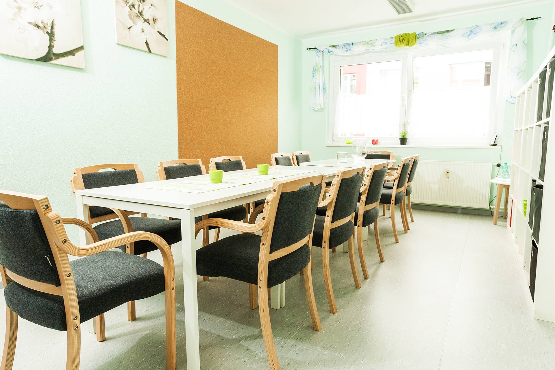 HOWIS-HKP GbR - Häusliche Krankenpflege, Aufenthaltsraum, abwechslungsreiche Beschäftigungen, Bastelarbeiten, Rätsel, Lesen oder Gesellschaftsspiele – je nach Lust und Laune unter Anleitung unseres Teams